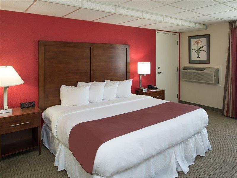 Ramada By Wyndham Downtown Spokane Exterior photo