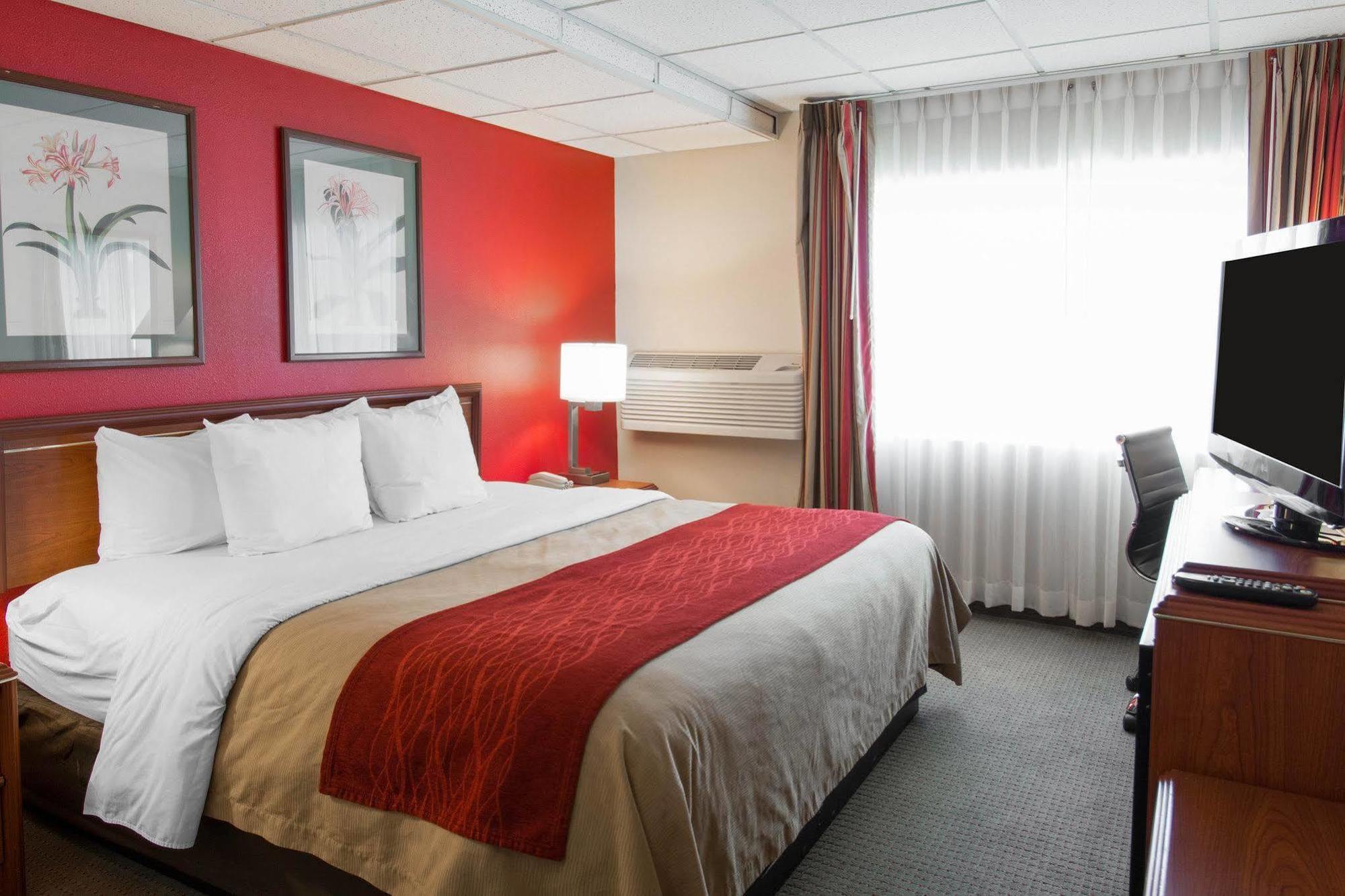 Ramada By Wyndham Downtown Spokane Exterior photo